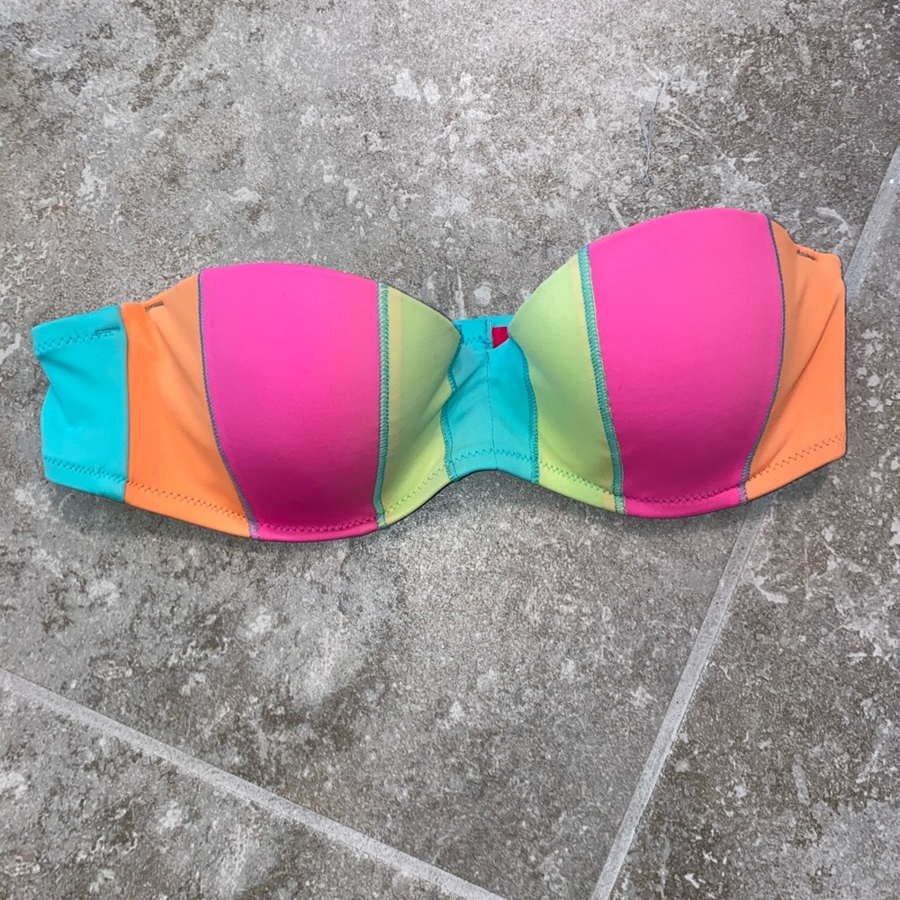 Victoria’s Secret bikini top 34B